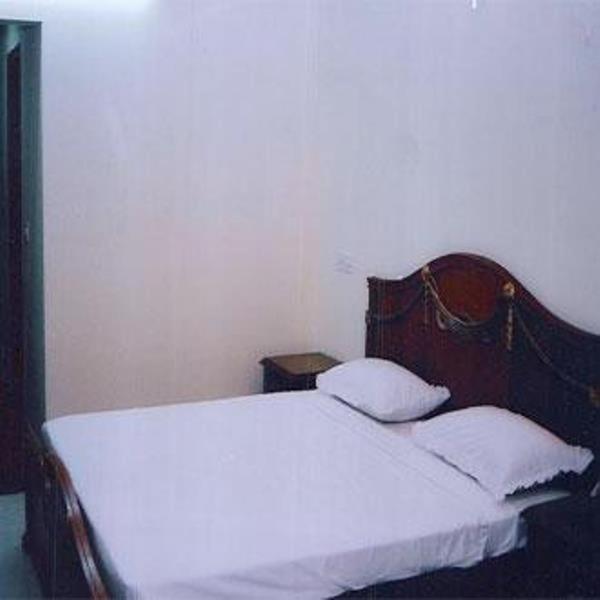Chanson Grand Westend Delhi  Room photo