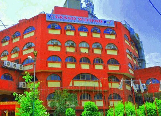 Chanson Grand Westend Delhi  Exterior photo
