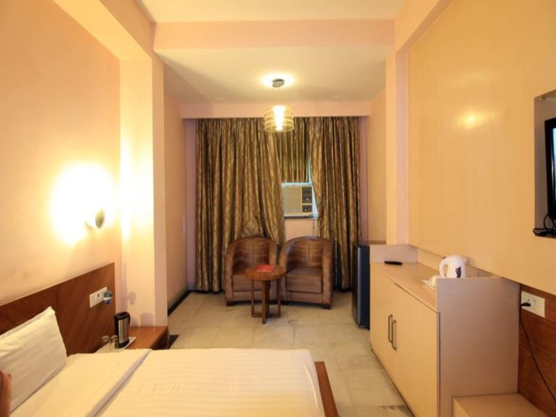 Chanson Grand Westend Delhi  Exterior photo