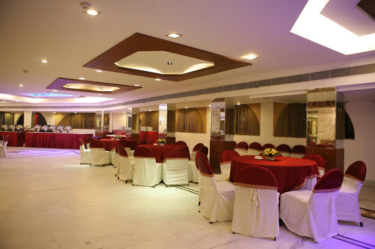 Chanson Grand Westend Delhi  Exterior photo