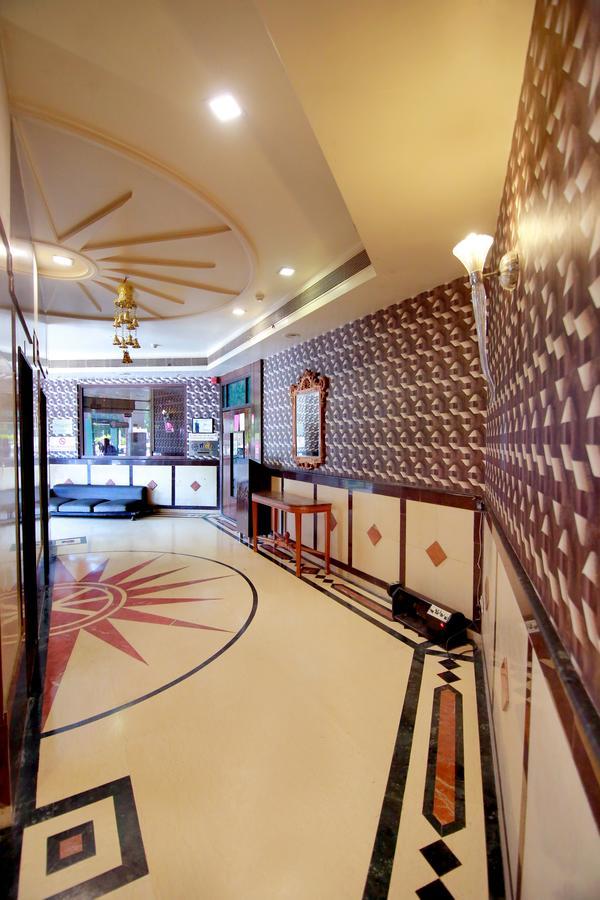 Chanson Grand Westend Delhi  Exterior photo