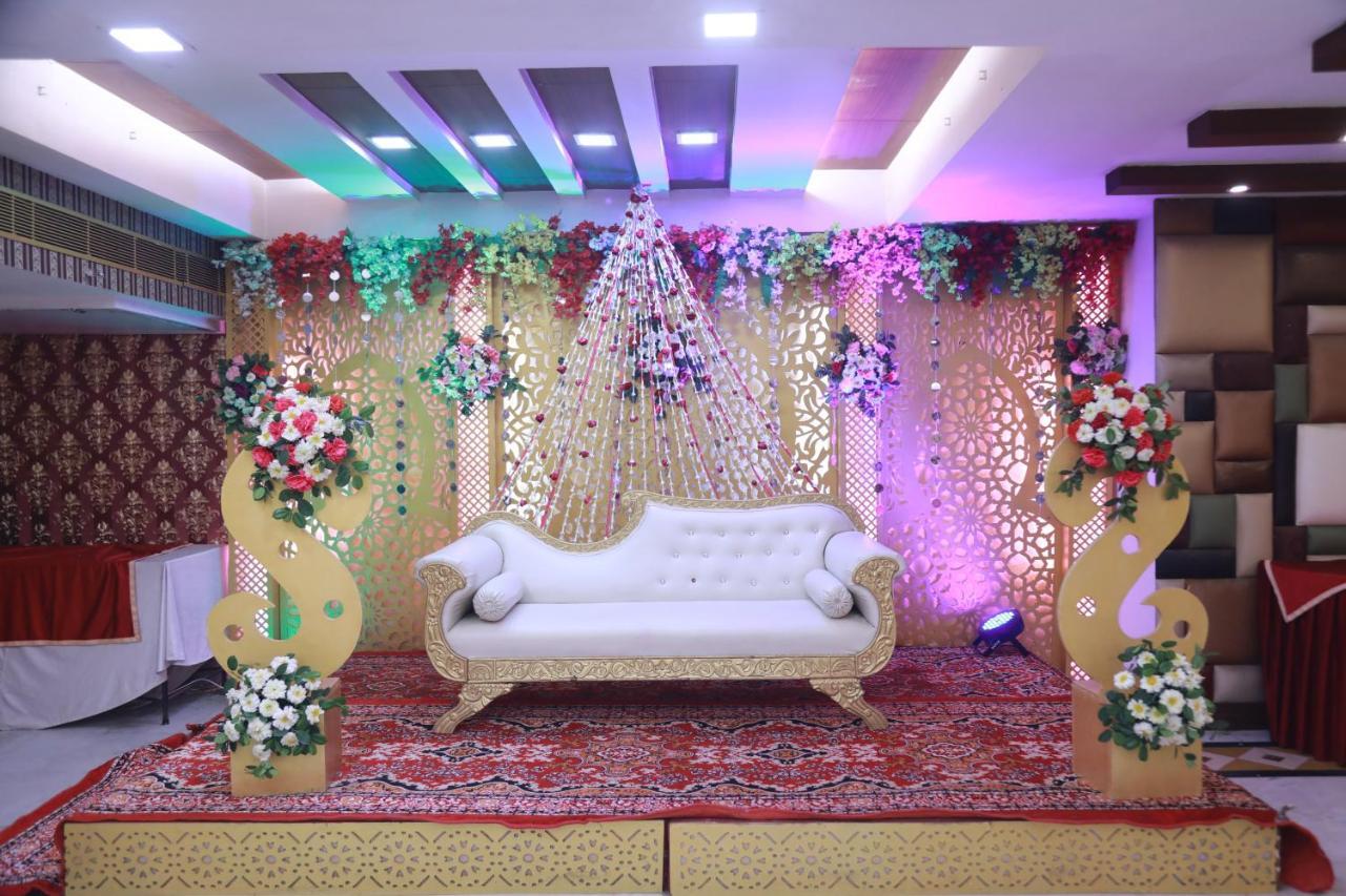 Chanson Grand Westend Delhi  Exterior photo